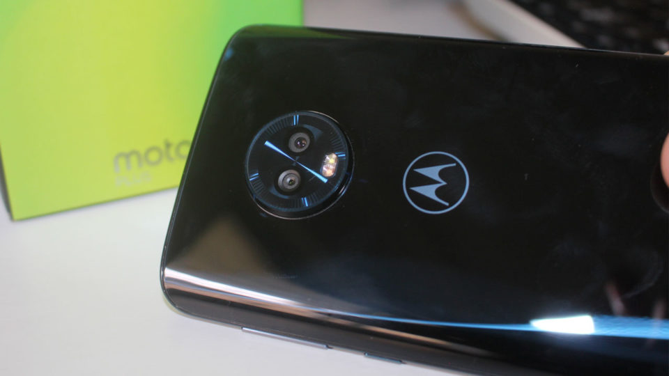 Moto G6 Plus Câmera saliente