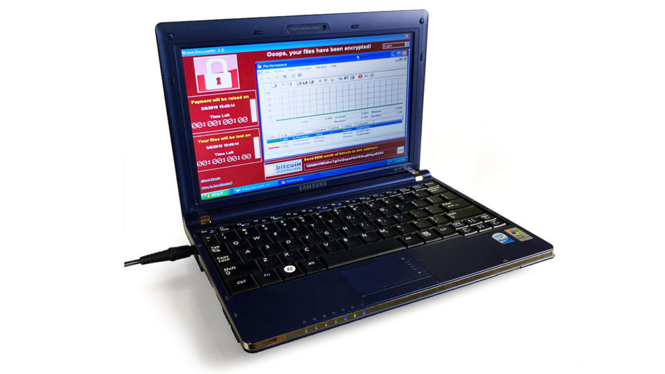 Foto do laptop retirada do site The Persistence of Chaos