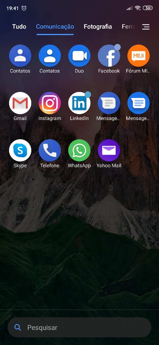 A gaveta de aplicativos da POCO Launcher é organizada por categorias