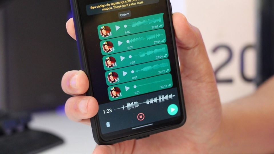 Como ouvir áudio no WhatsApp antes do envio