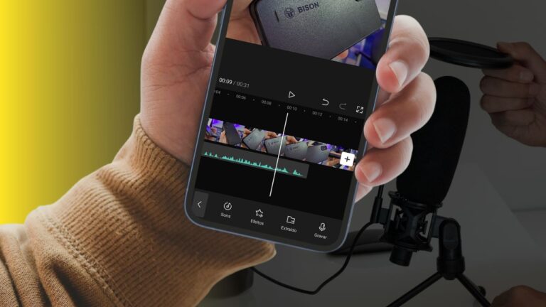 Smartphone mostrando a interface de gravação de áudio do aplicativo CapCut para fazer locução em vídeo.